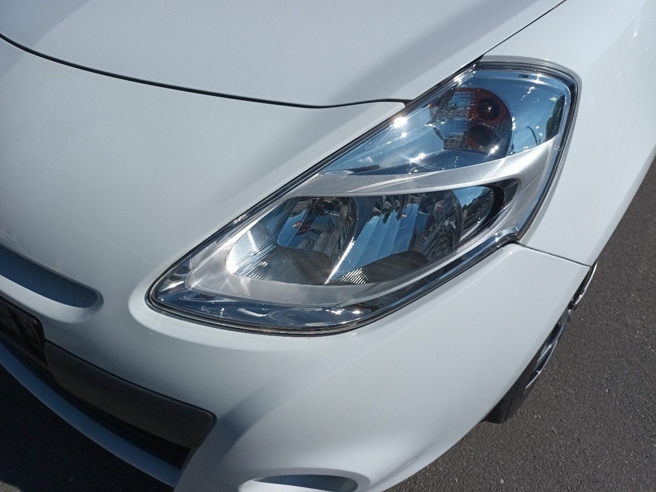Renault CLIO III 1.2 16V 75CH EXPRESSION 3P