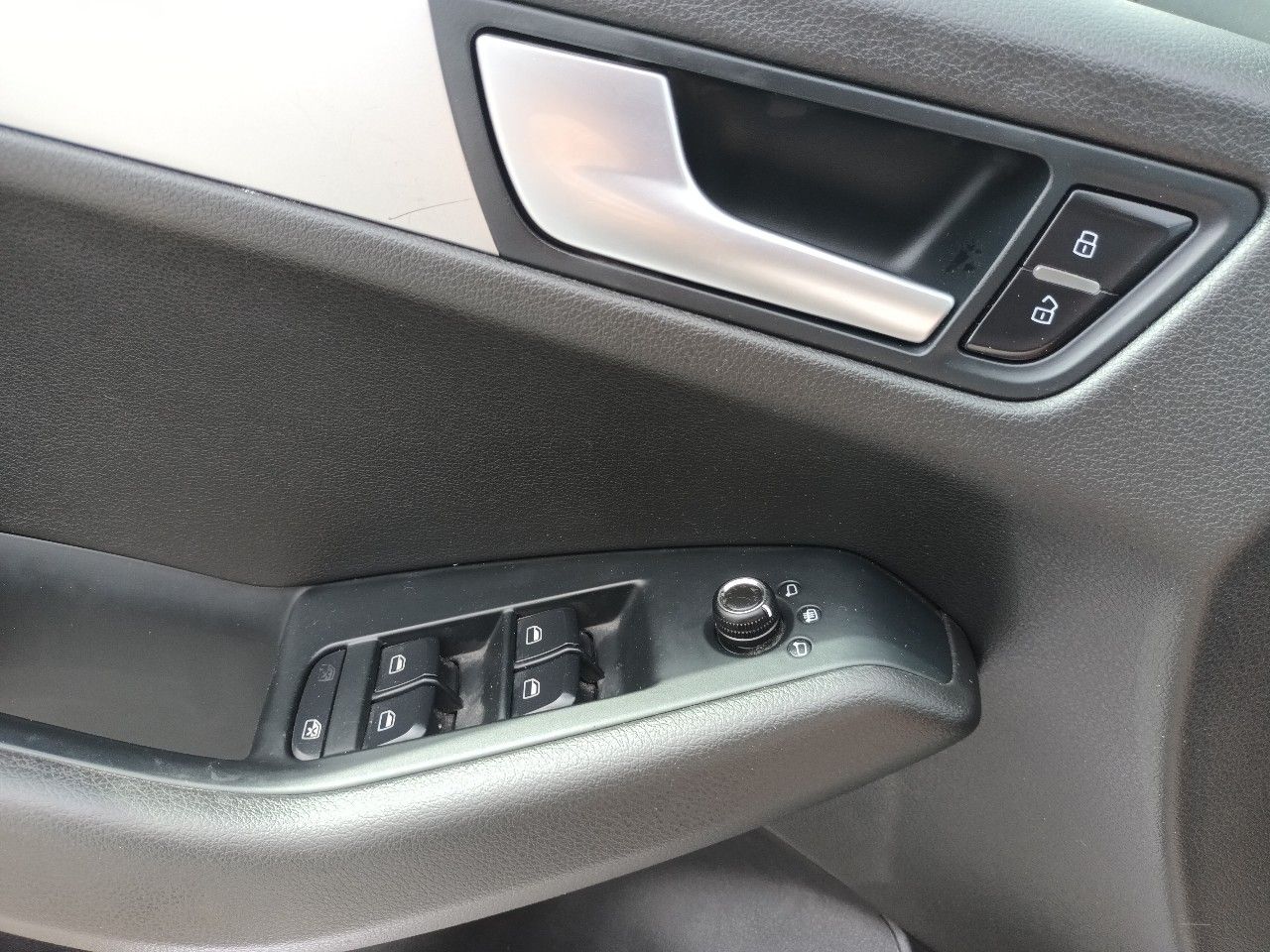 Audi Q5 2.0 TDI 143CH FAP AMBIENTE