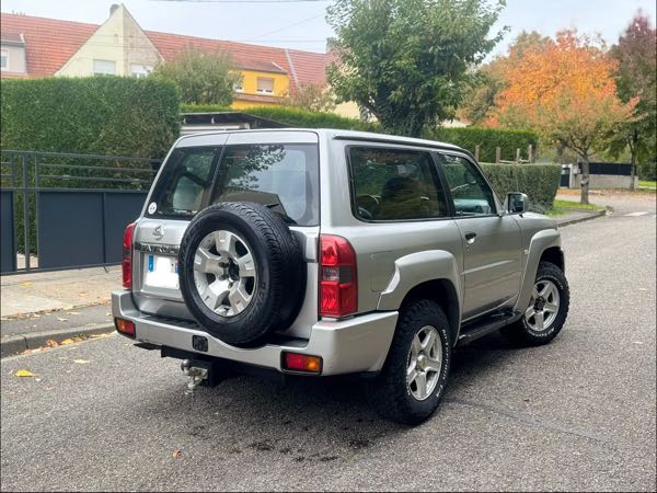 Nissan Patrol (2) 3.0 DI 160 ELEGANCE 3P