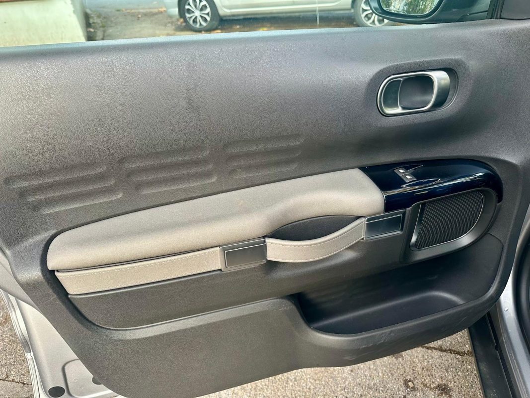 Citroen C4 1.5 BlueHDI 120 SHINE EAT6 **1ère MAIN**