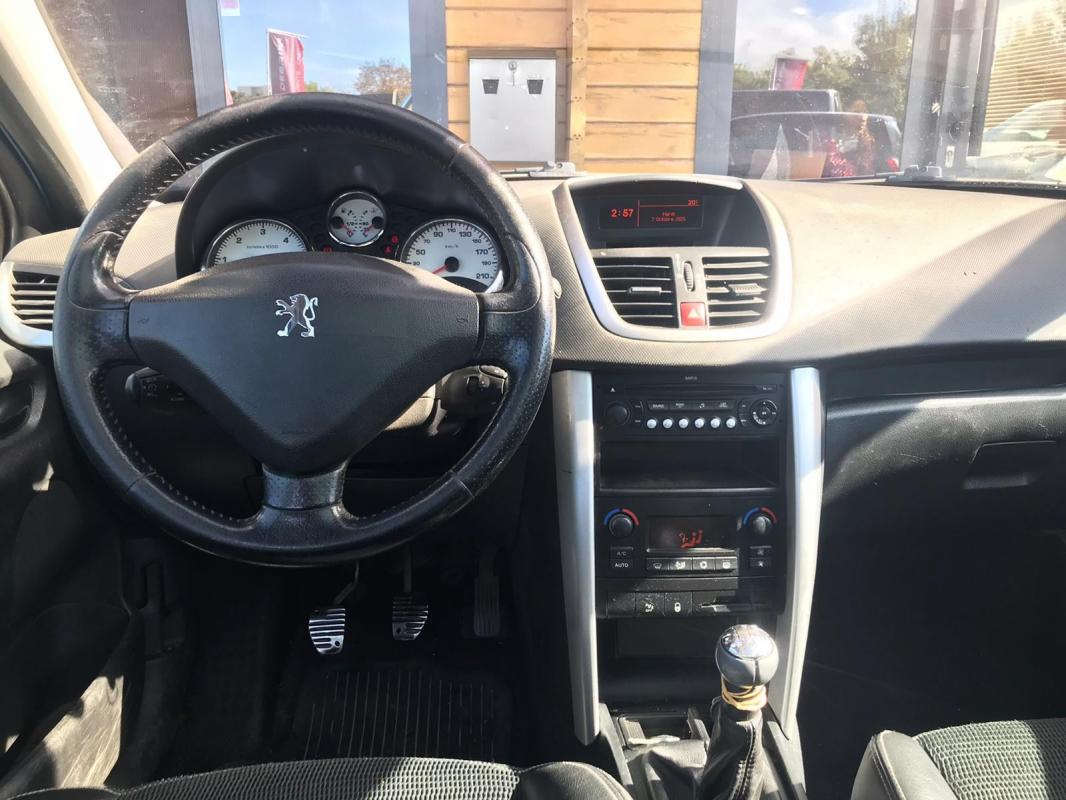 Peugeot 207 1.6 HDi 16V 110ch FAP BLUE LION Premium