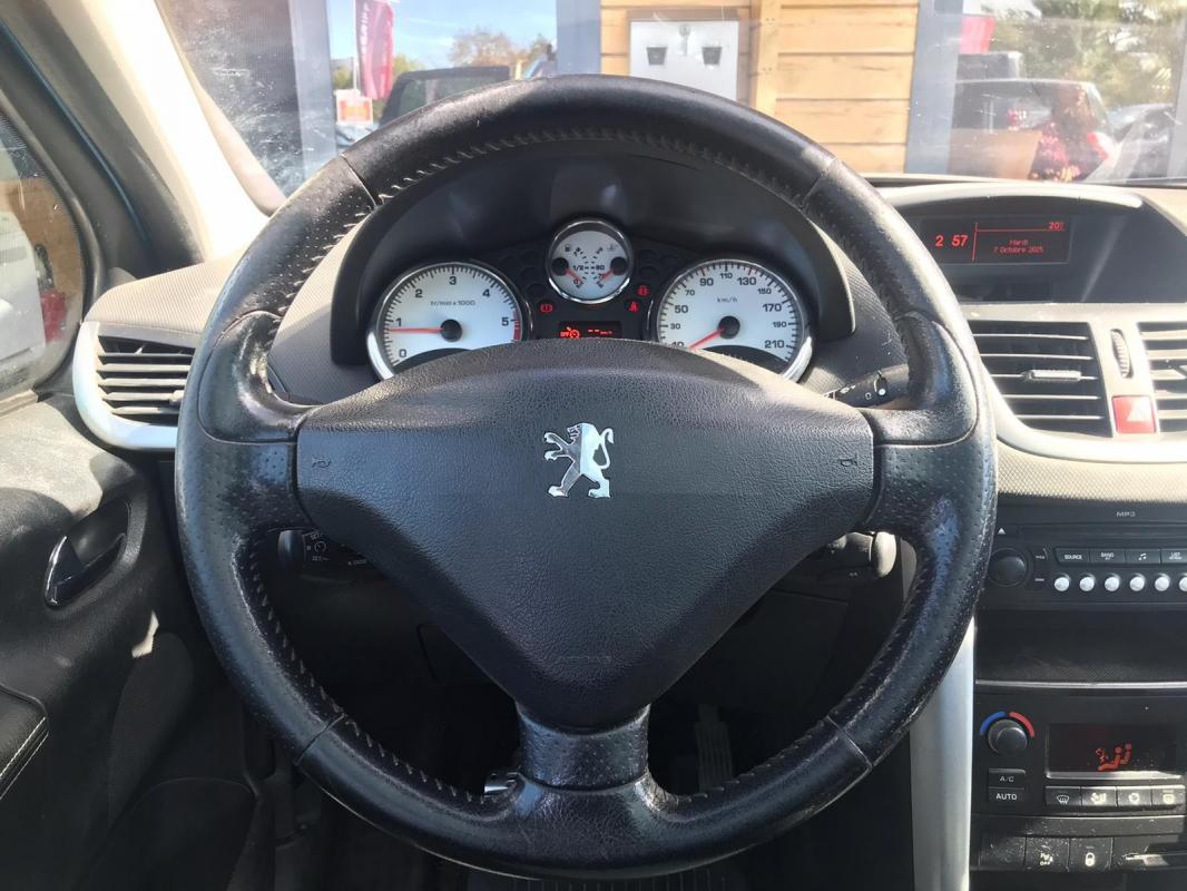 Peugeot 207 1.6 HDi 16V 110ch FAP BLUE LION Premium