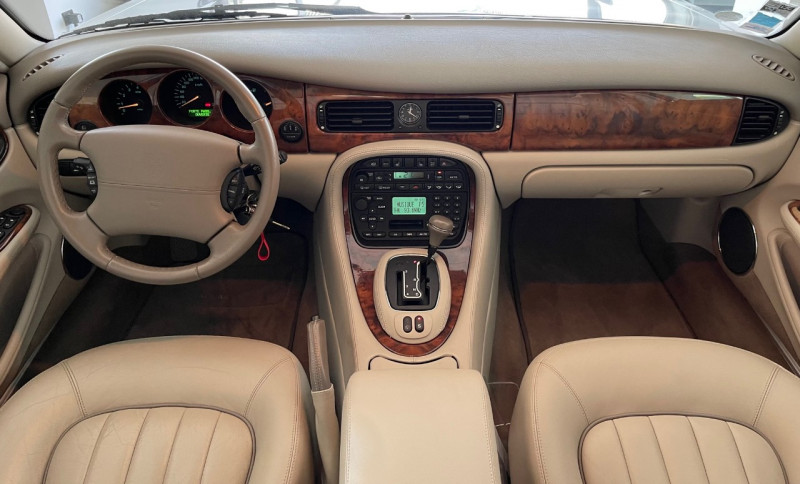 Jaguar XJ8 4.0 V8  BA SOVEREIGN
