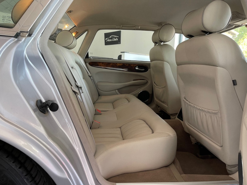 Jaguar XJ8 4.0 V8  BA SOVEREIGN