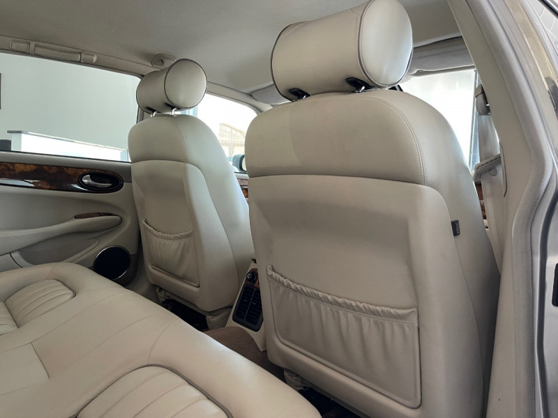 Jaguar XJ8 4.0 V8  BA SOVEREIGN