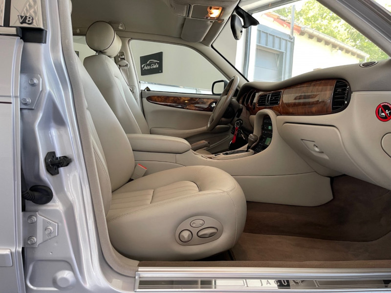 Jaguar XJ8 4.0 V8  BA SOVEREIGN