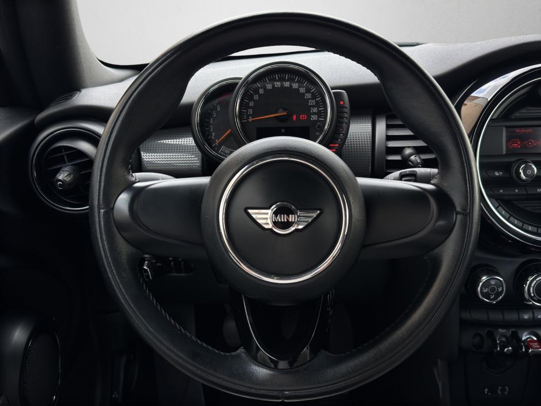 Mini Cabriolet F57 Cabriolet Cooper 136 ch Finition Red Hot Chili