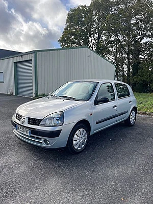 Renault Clio IV 1.2 16V 75 AUTHENTIQUE