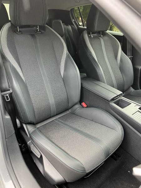Peugeot 308 Peugeot 308 hybrid 136 e- dcs6 allure