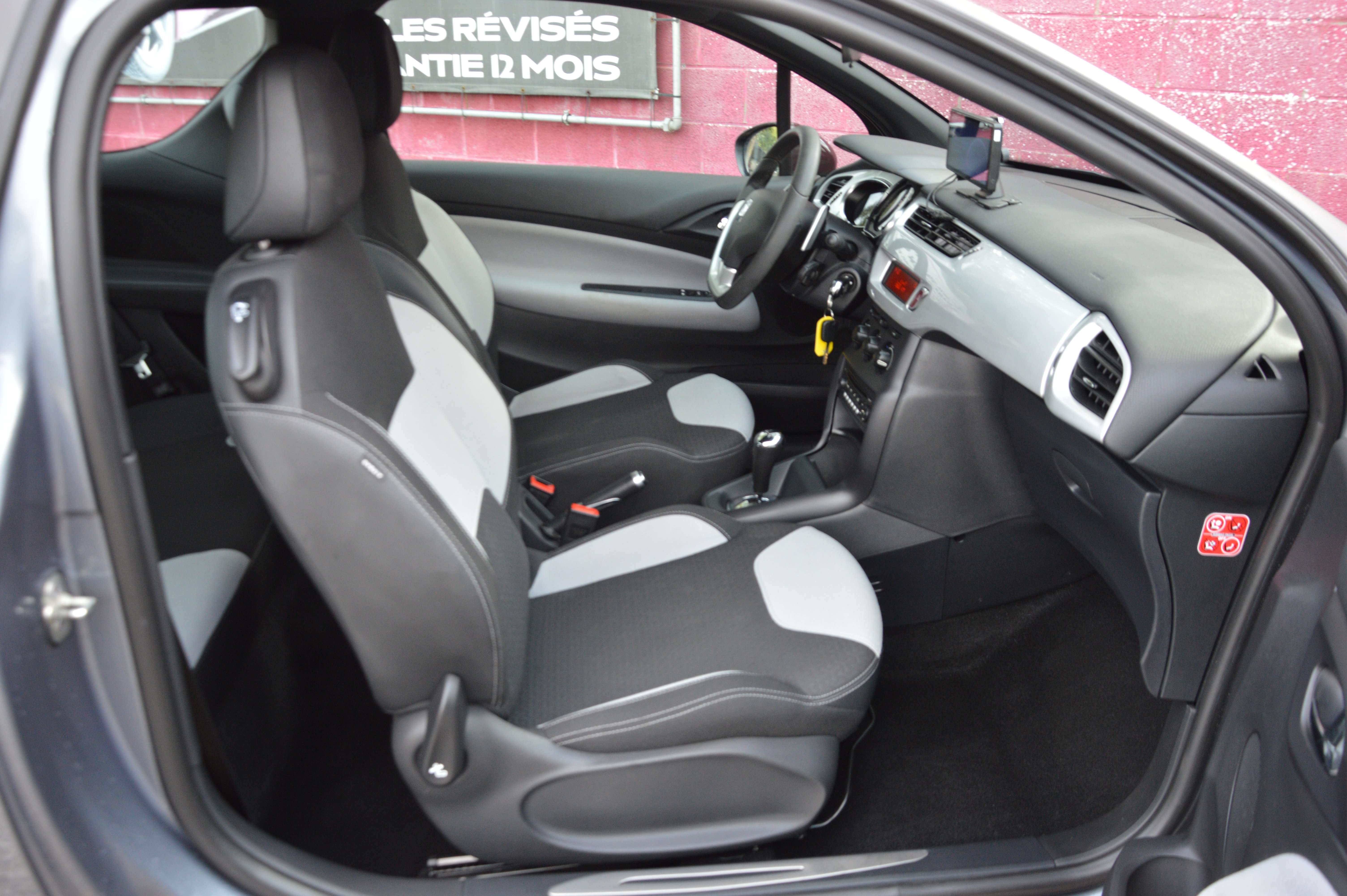 Citroen DS3 1.4e-HDi Chic BOITE AUT CAM CLIM CRUIS 35.038KM