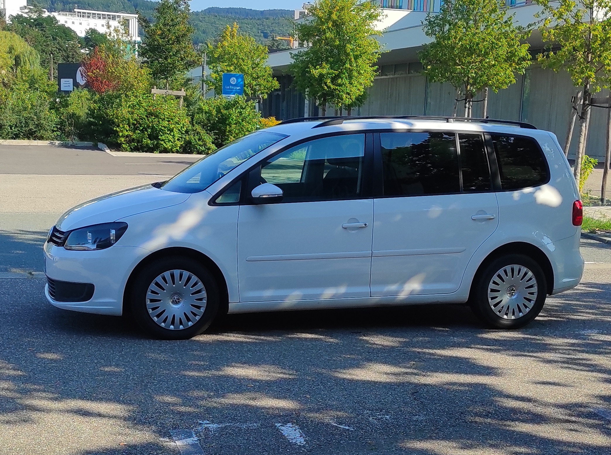 Volkswagen Touran 7 places 1.6 TDi 105 CH version confortline