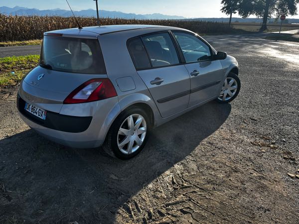 Renault Megane II (2) 1.6 16V 115 AUTHENTIQUE 4P