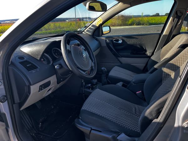 Renault Megane II (2) 1.6 16V 115 AUTHENTIQUE 4P