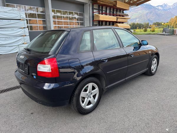 Audi A3 1.8 T 150 AMBITION 5P