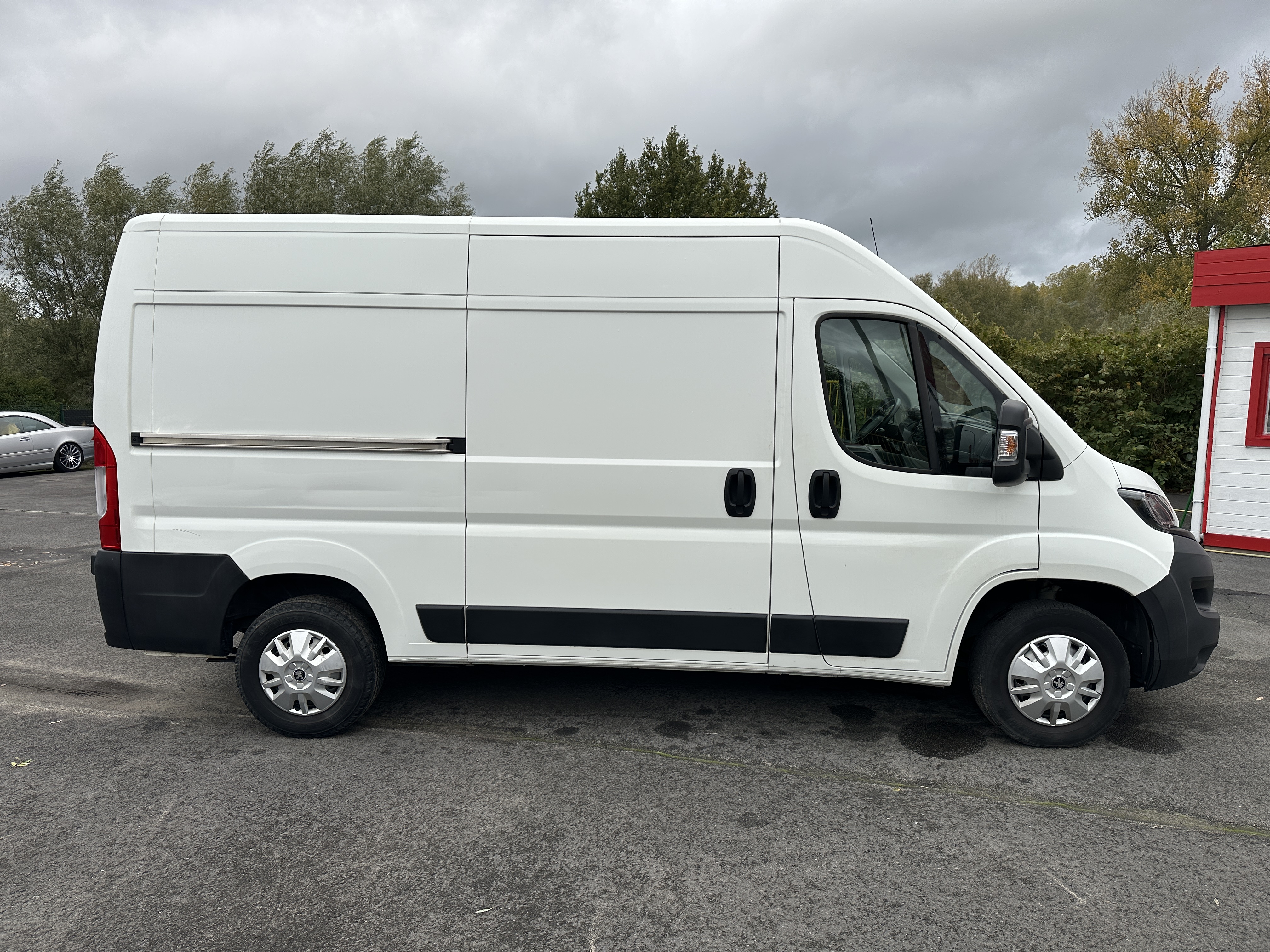 Peugeot Boxer II FOURGON TOLE PACK CD CLIM 335 L2H2 2.2 HDI FAP 130