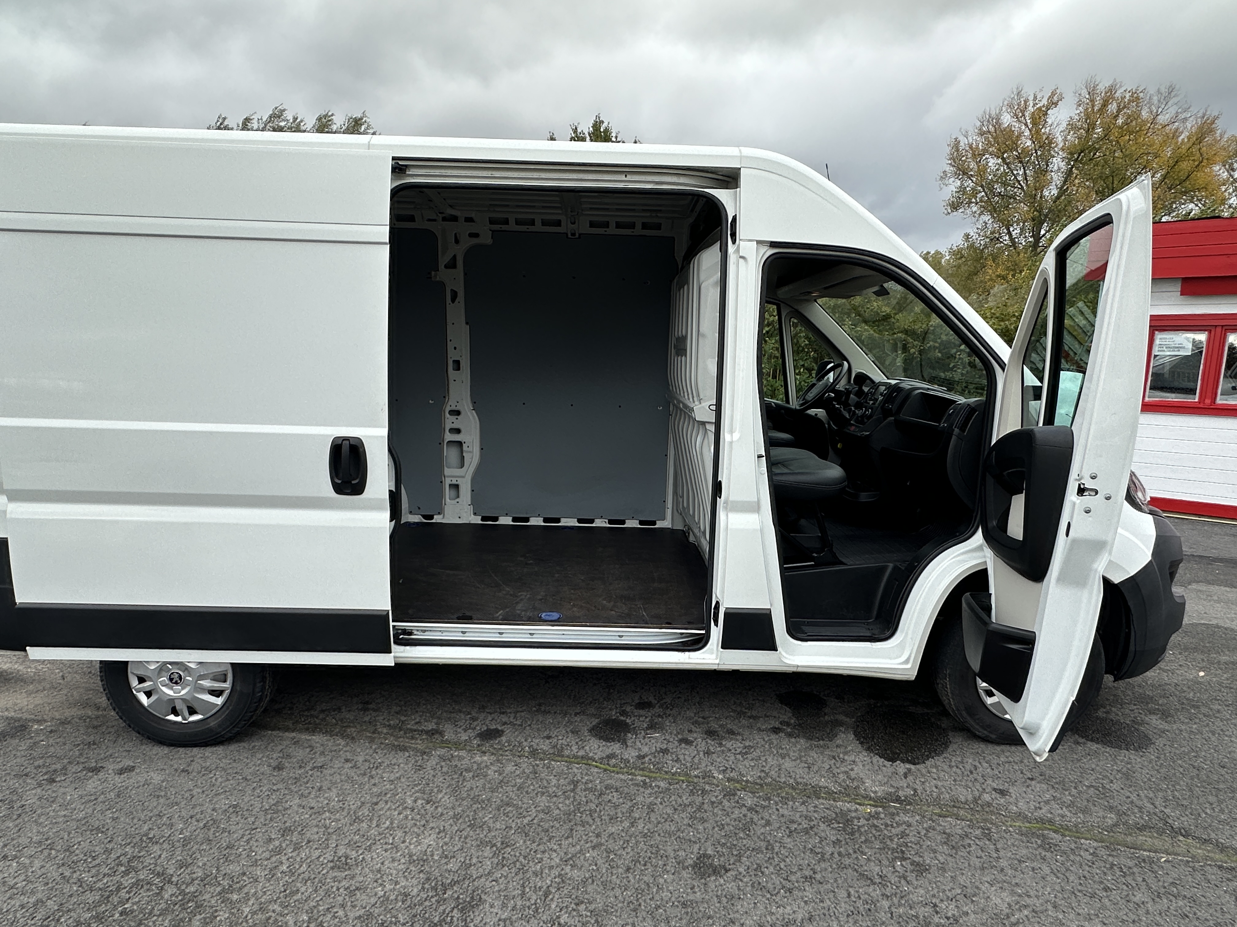 Peugeot Boxer II FOURGON TOLE PACK CD CLIM 335 L2H2 2.2 HDI FAP 130