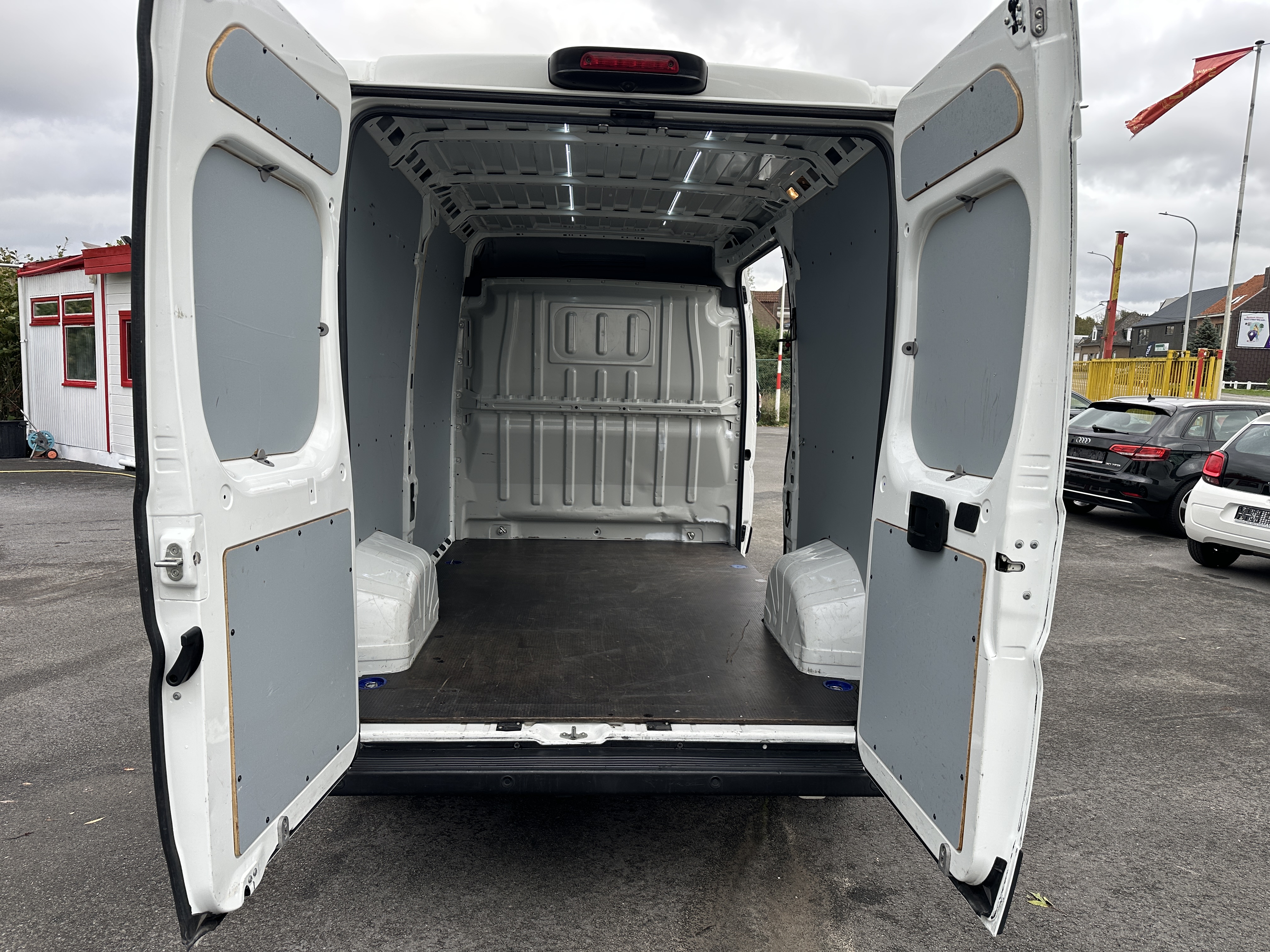 Peugeot Boxer II FOURGON TOLE PACK CD CLIM 335 L2H2 2.2 HDI FAP 130