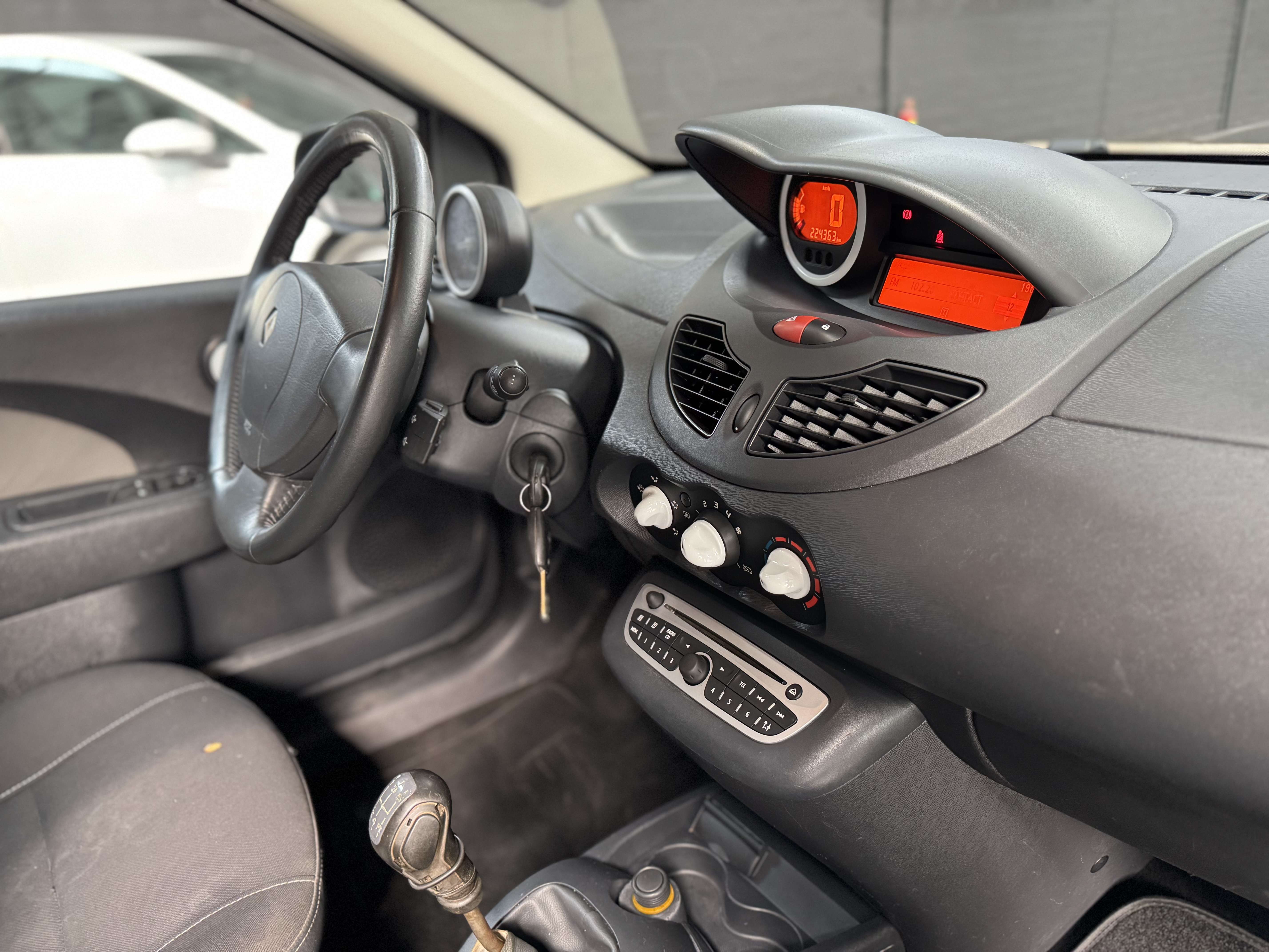 Renault Twingo 1.5 dCi * RADIO * VOLANT MULTI * 225.000KM