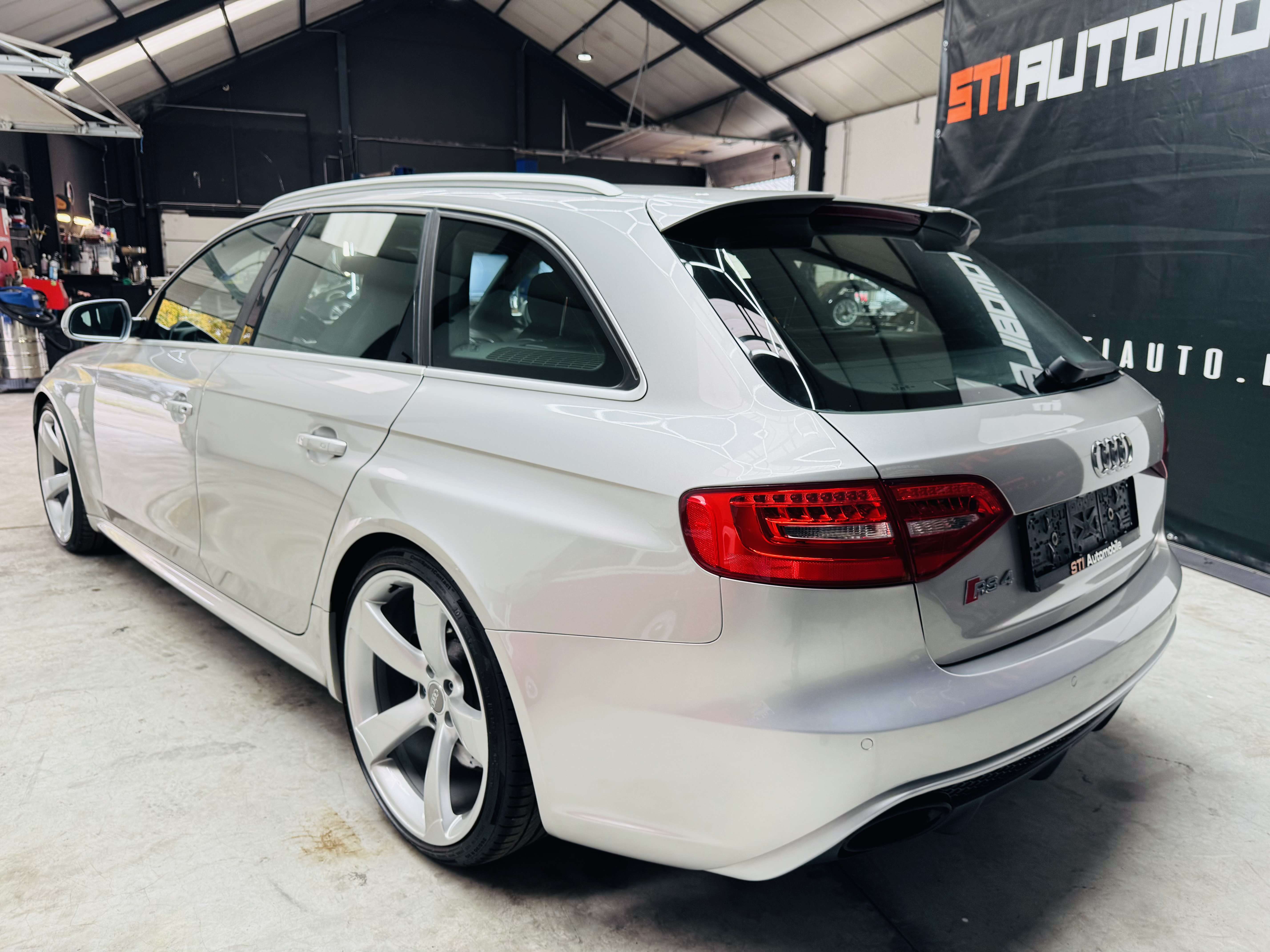 Audi RS4 V8 FSI Quattro S tronic