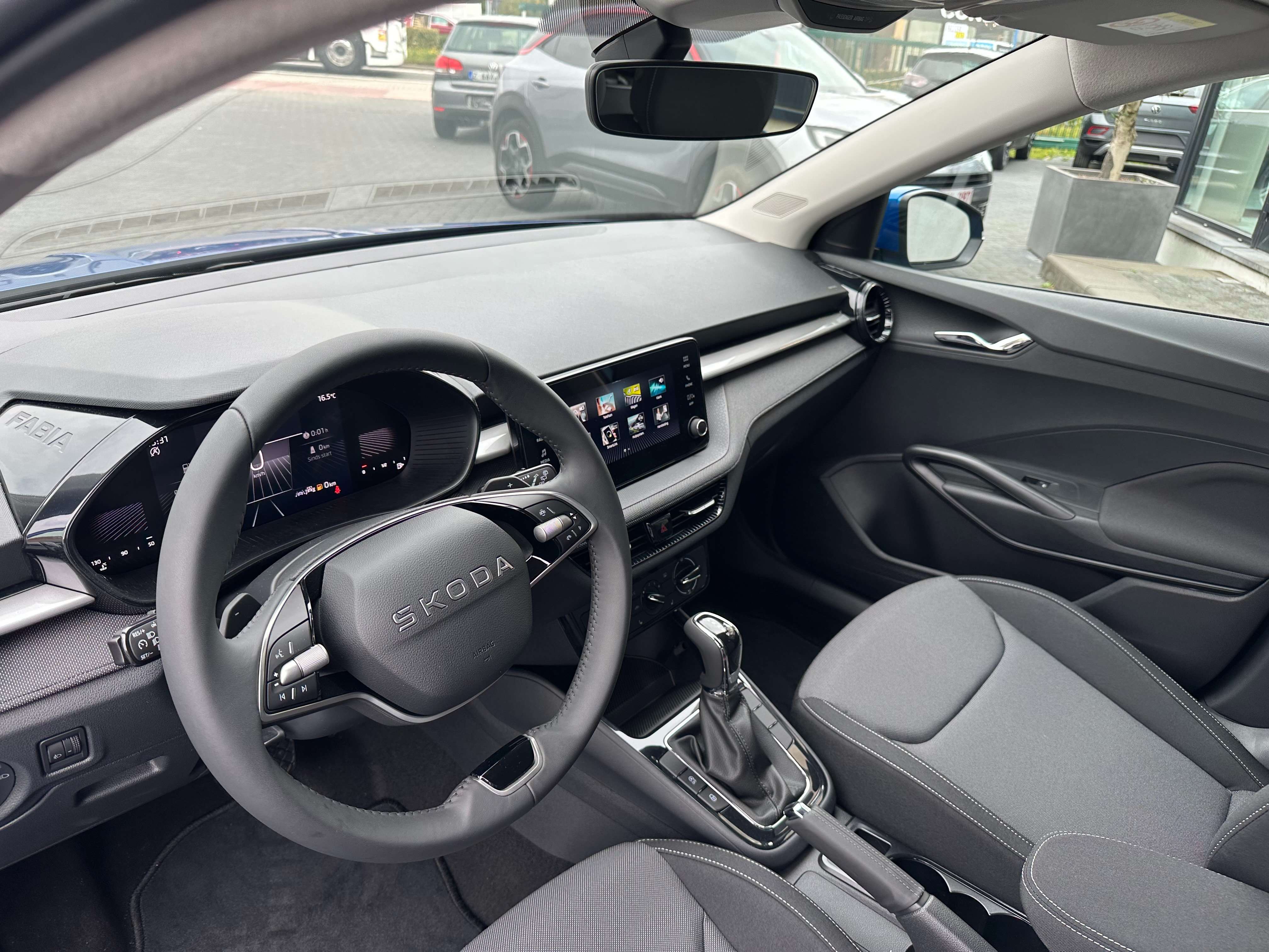 Skoda Fabia 1.0i  DSG  130years Camera GPS Verw zetels NIEUW