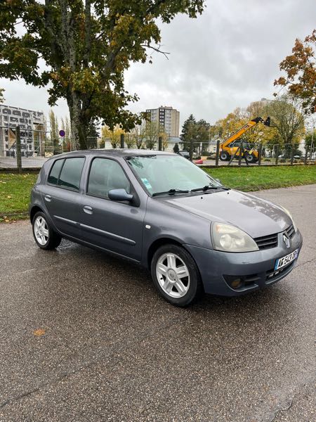 Renault Clio II (2) 1.5 DCI 80 CONFORT PACK CLIM DYNAMIQUE 5P