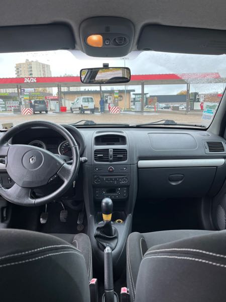 Renault Clio II (2) 1.5 DCI 80 CONFORT PACK CLIM DYNAMIQUE 5P
