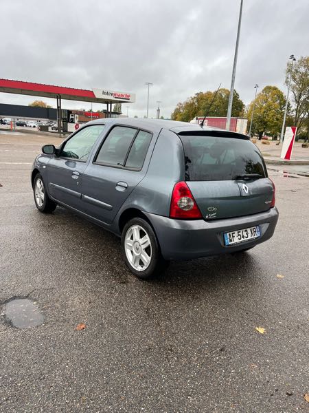 Renault Clio II (2) 1.5 DCI 80 CONFORT PACK CLIM DYNAMIQUE 5P