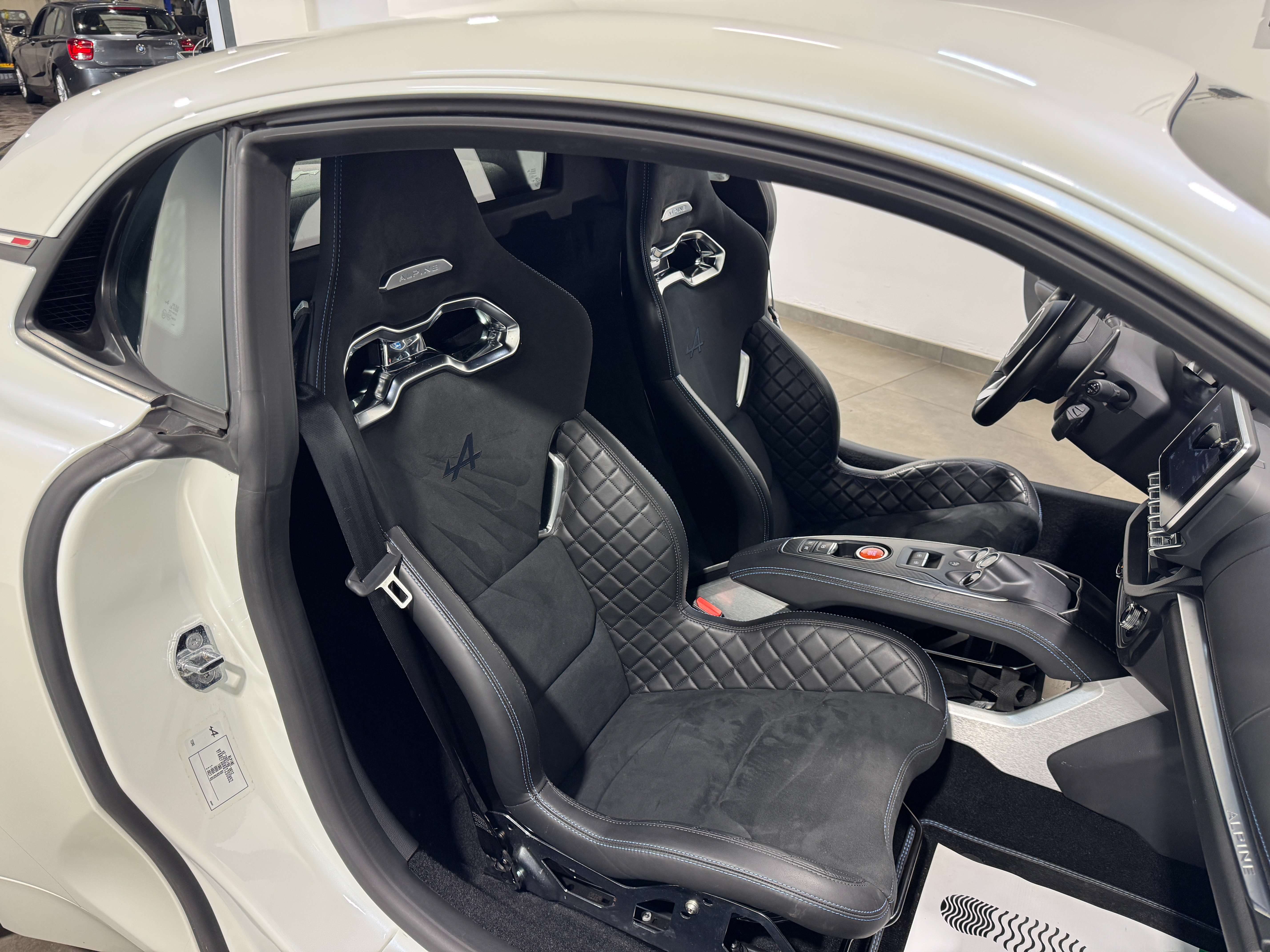 Alpine A110 * 1.8 Turbo * GPS * A/C * Premiere Edition 932 *