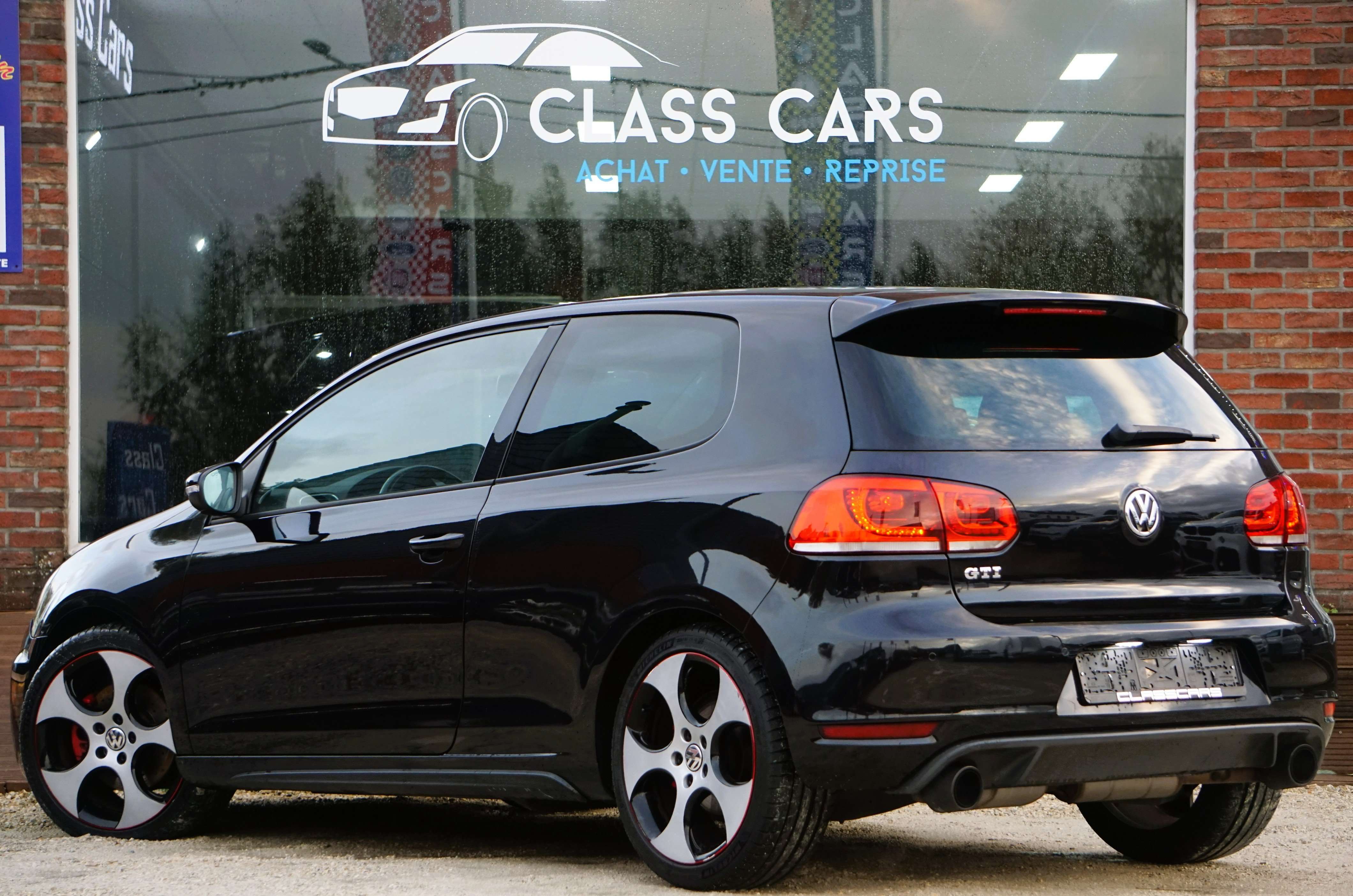 Volkswagen Golf GTI 2.0 TSI AKRAPOVIC CARNET DISTRIBUTION FAITE
