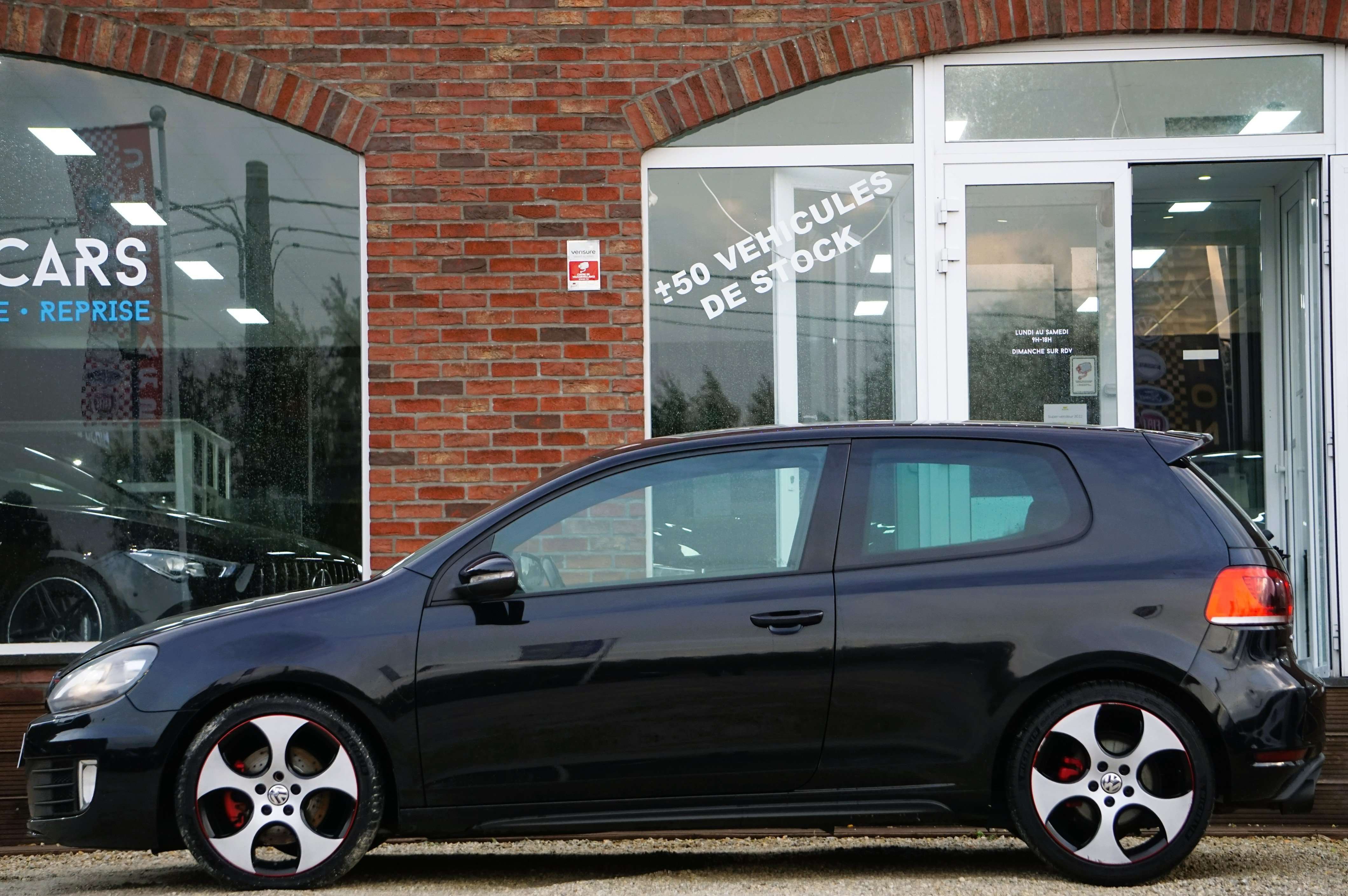 Volkswagen Golf GTI 2.0 TSI AKRAPOVIC CARNET DISTRIBUTION FAITE