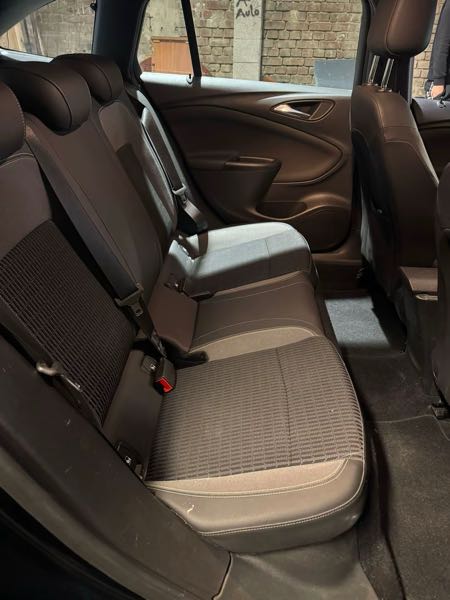 Opel Astra V (2) SPORTS TOURER 1.5 DIESEL 122 EDITION