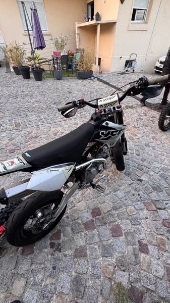 LOT DE 2 MOTOCROSS YCF 150, RXF 190