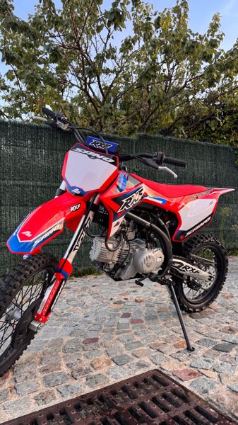 LOT DE 2 MOTOCROSS YCF 150, RXF 190