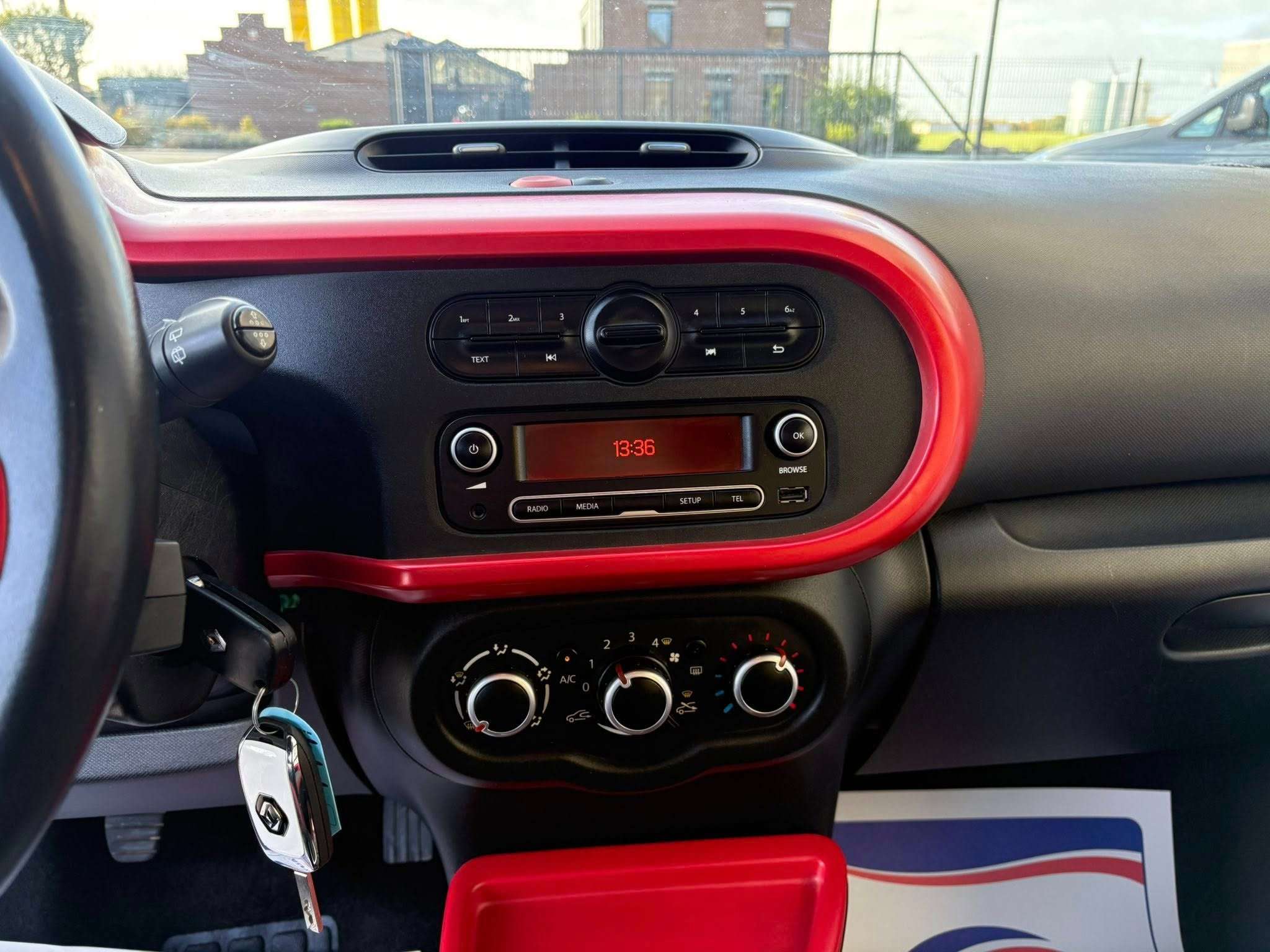 Renault Twingo Twingo 1.0i SCe Night