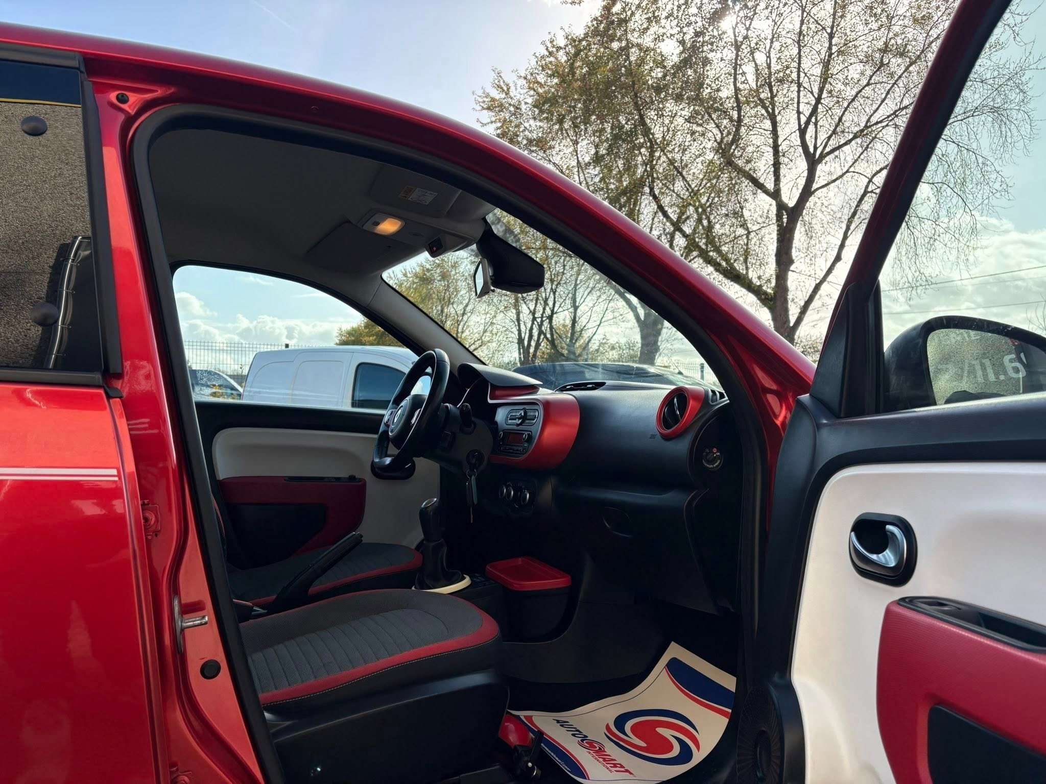 Renault Twingo Twingo 1.0i SCe Night