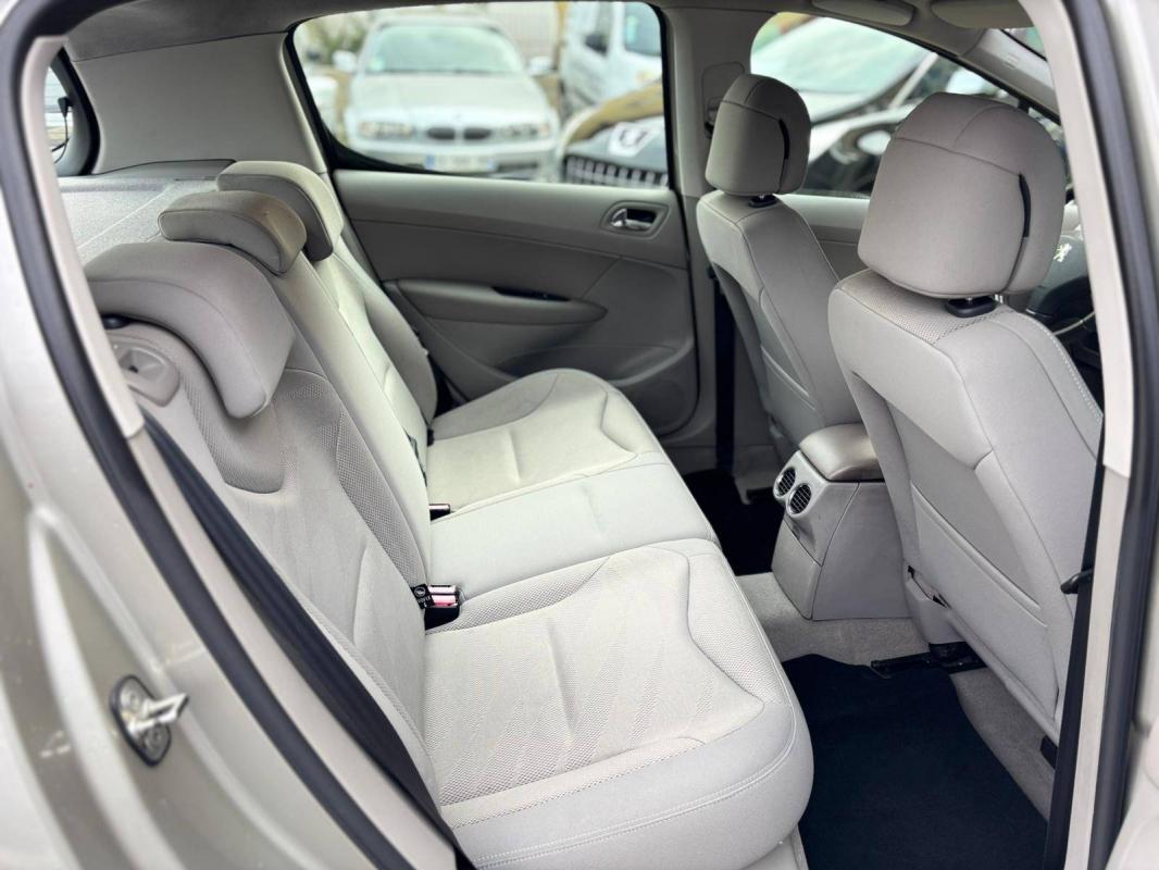 Peugeot 308 1.6 HDi90 Premium 5p