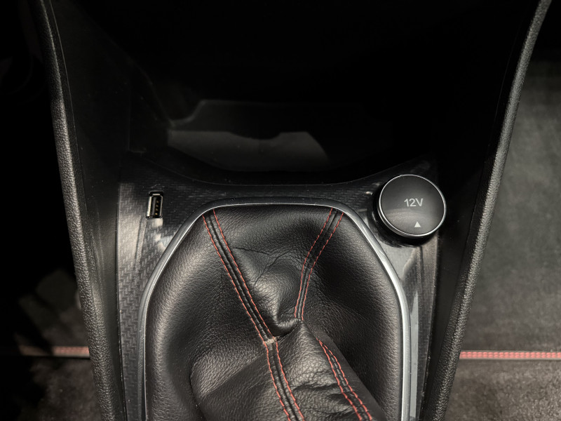 Ford FIESTA / A PARTIR DE 173,98/MOIS* / 1.0 ECOBOOST 100CH STOP&START ST-LINE 5P EURO6.2