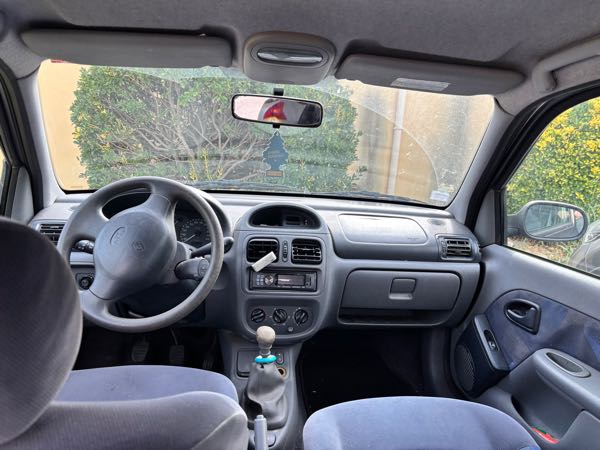 Renault Clio clio 2 1.4L 70chv