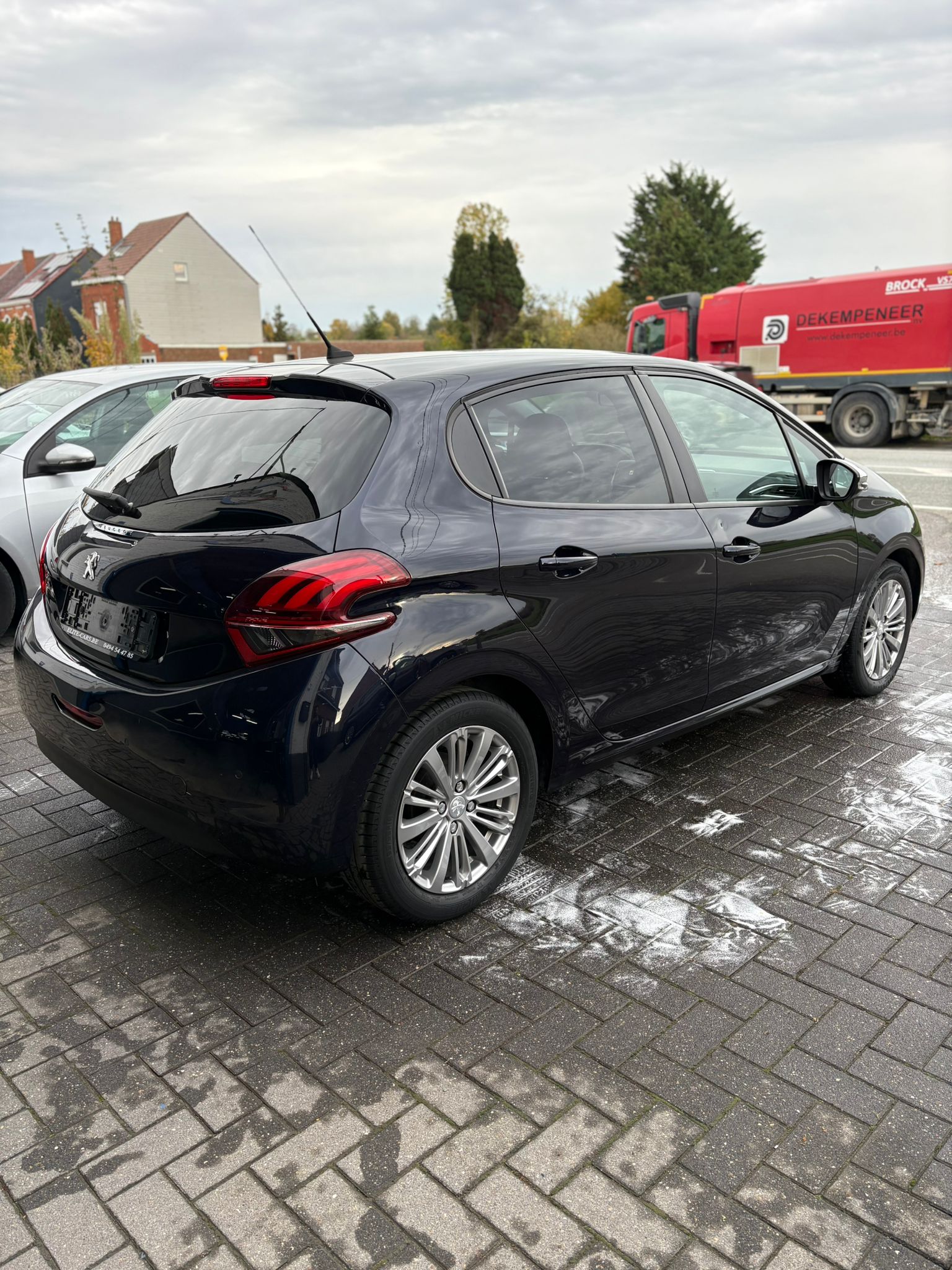 Peugeot 208 (2) 1.2 PURETECH 82 ALLURE 5P
