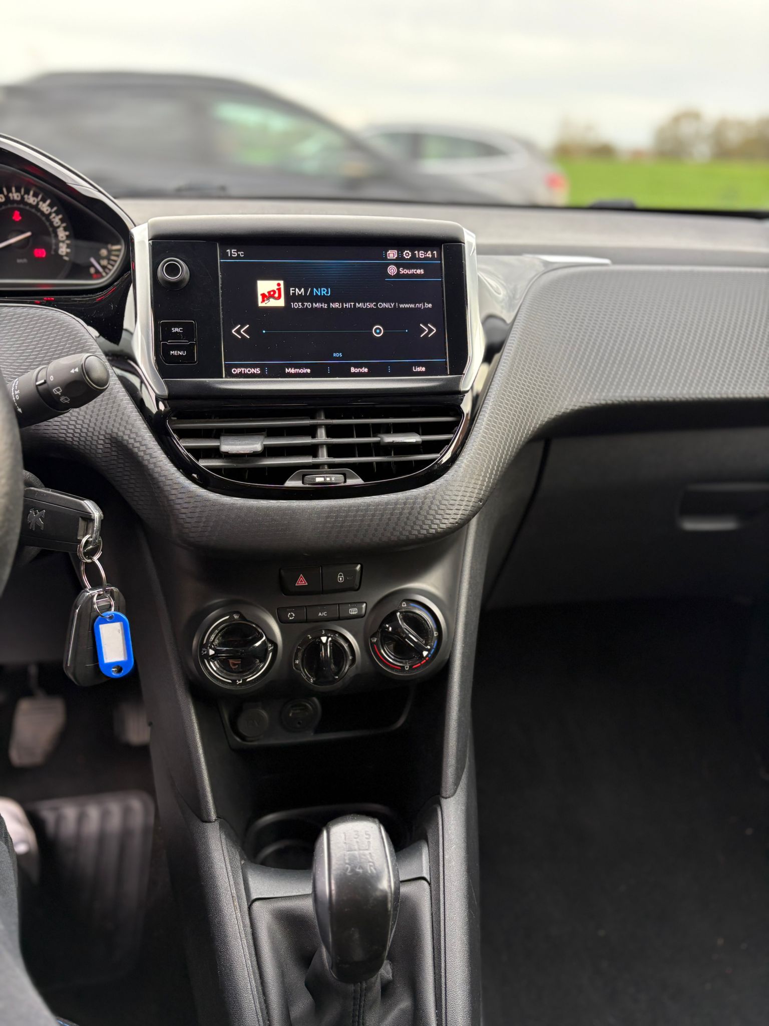 Peugeot 208 (2) 1.2 PURETECH 82 ALLURE 5P