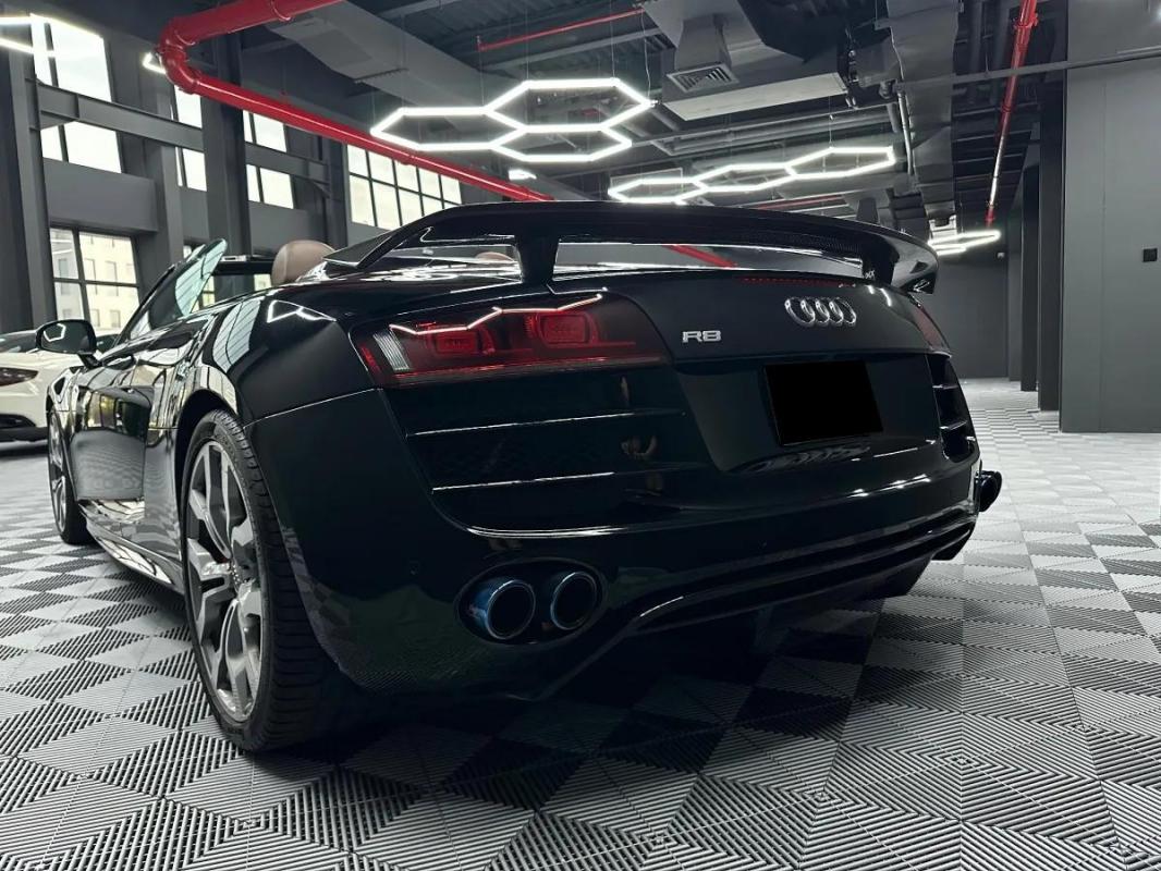 Audi R8 V10 5.2 SPYDER 525 QUATTRO R-TRONIC