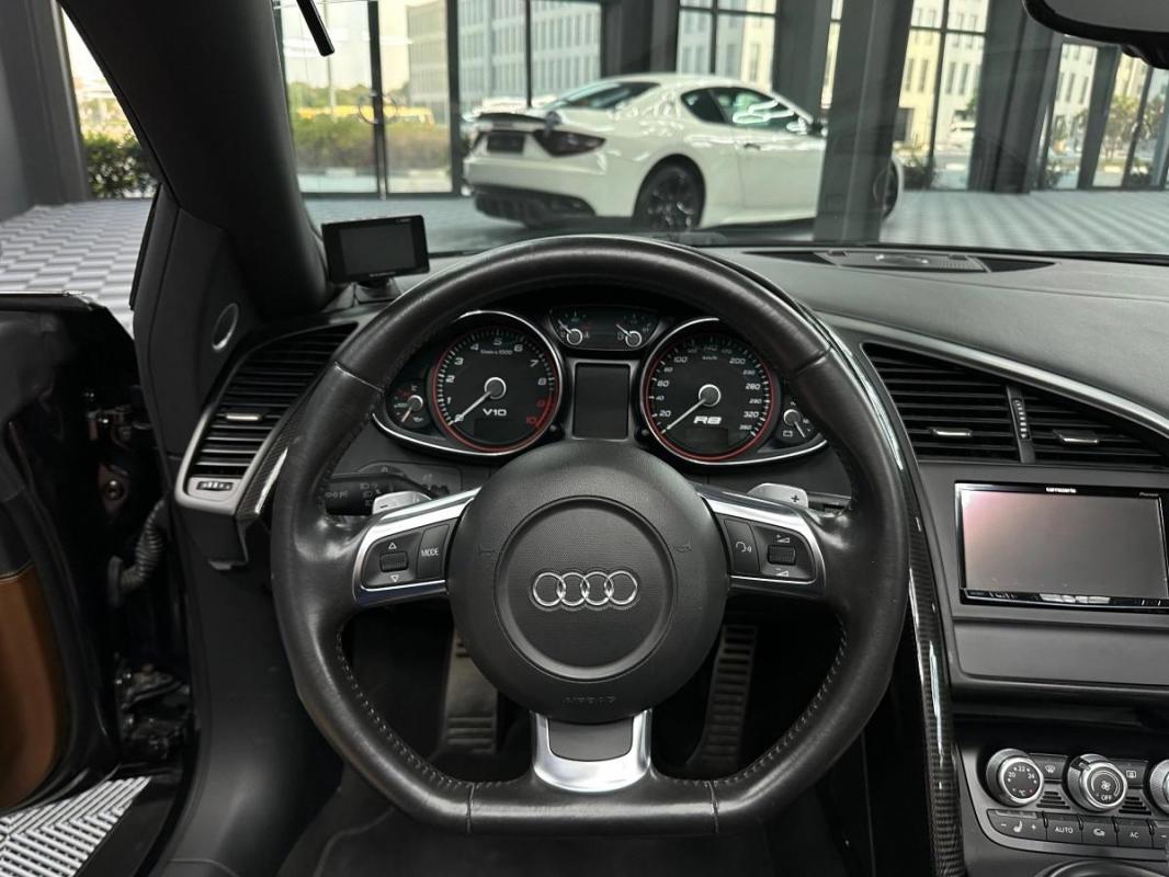 Audi R8 V10 5.2 SPYDER 525 QUATTRO R-TRONIC