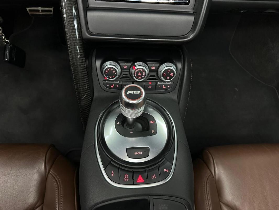 Audi R8 V10 5.2 SPYDER 525 QUATTRO R-TRONIC