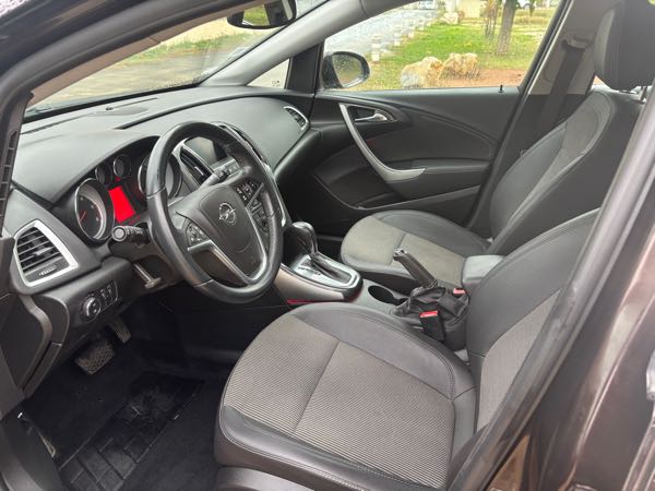 Opel Astra IV (2) 2.0 CDTI 165 FAP COSMO BVA