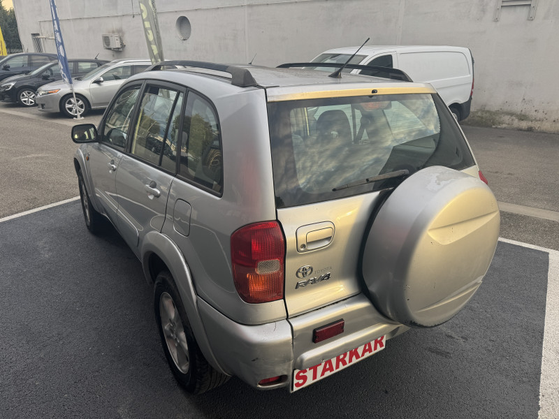 Toyota RAV4 115 D-4D GX 5P