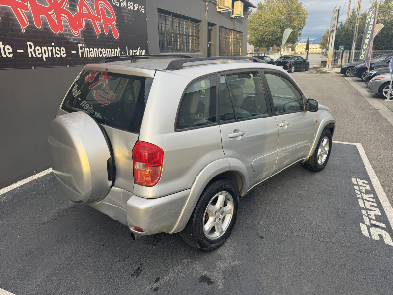 Toyota RAV4 115 D-4D GX 5P