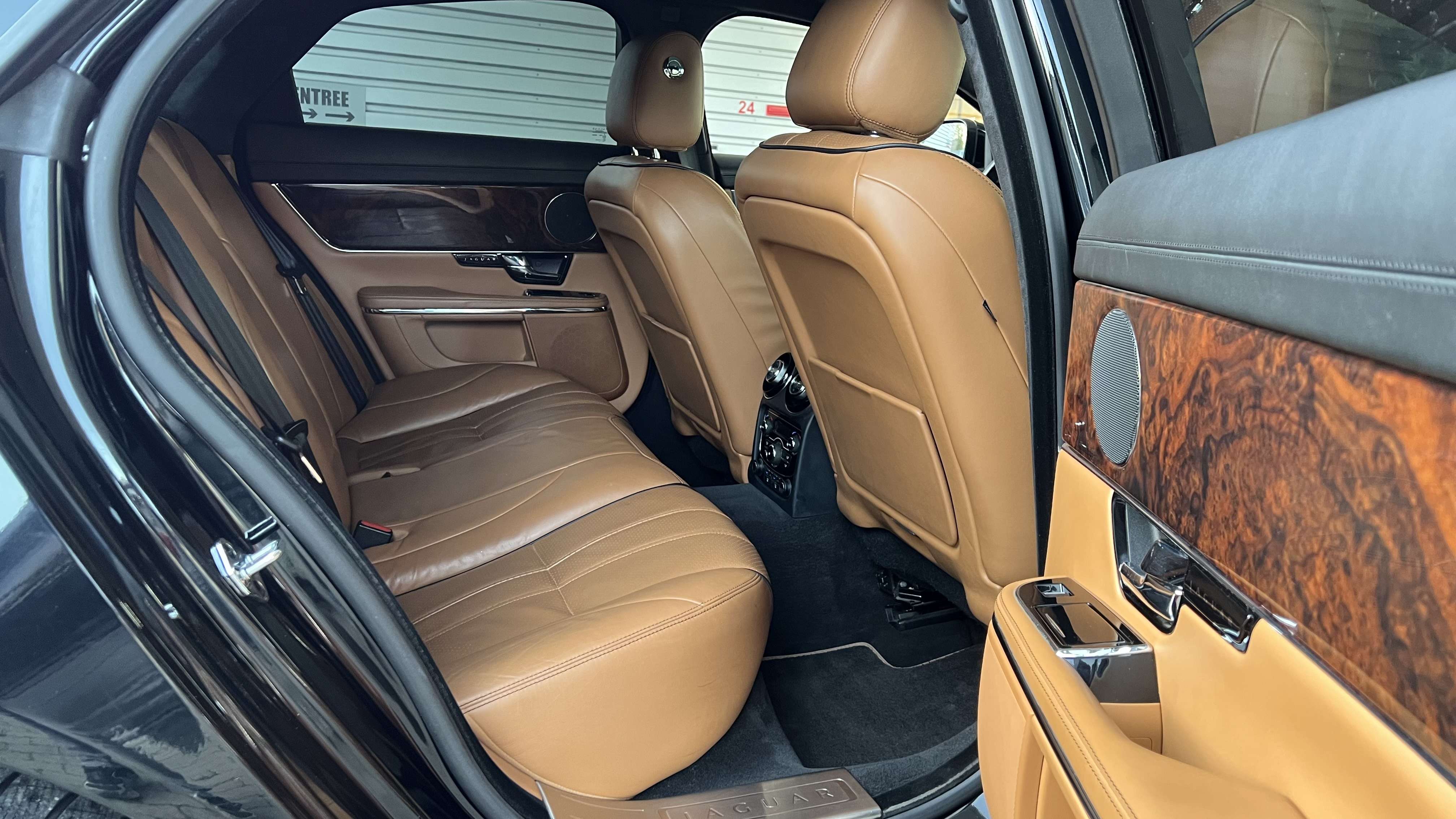 Jaguar XJ 3.0d V6 TOIT PANOR-CUIR-CAMERA-GPS-BIXENON-JA20P