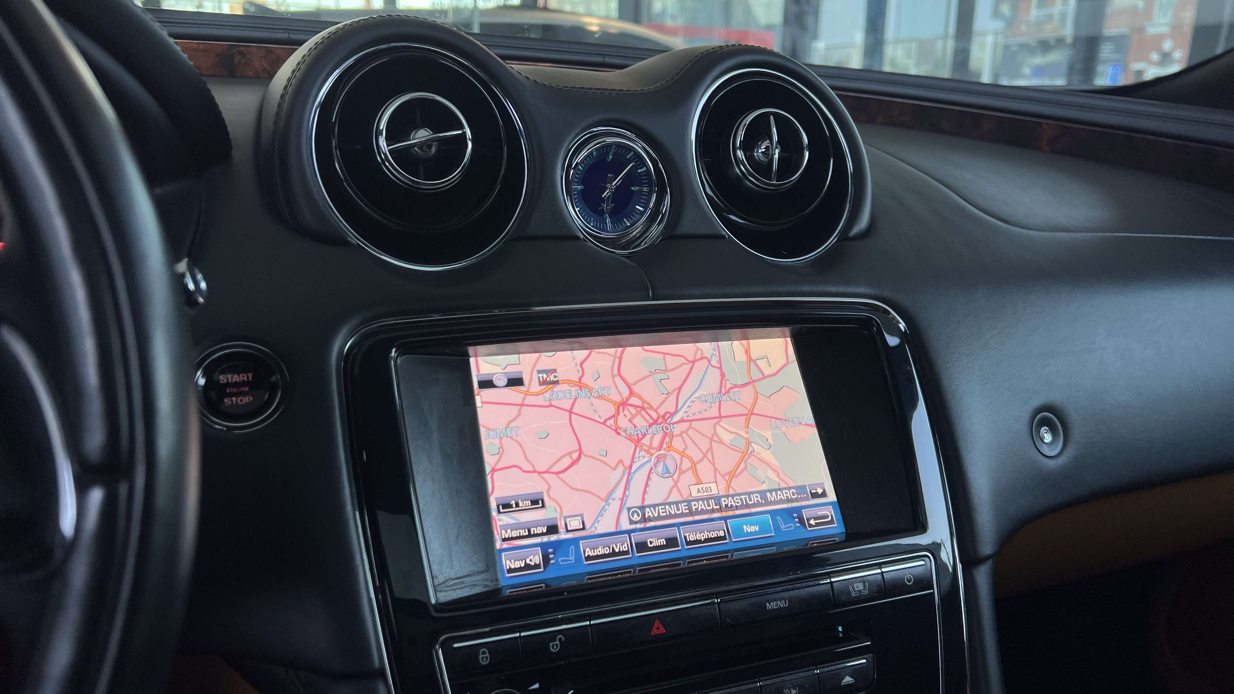 Jaguar XJ 3.0d V6 TOIT PANOR-CUIR-CAMERA-GPS-BIXENON-JA20P