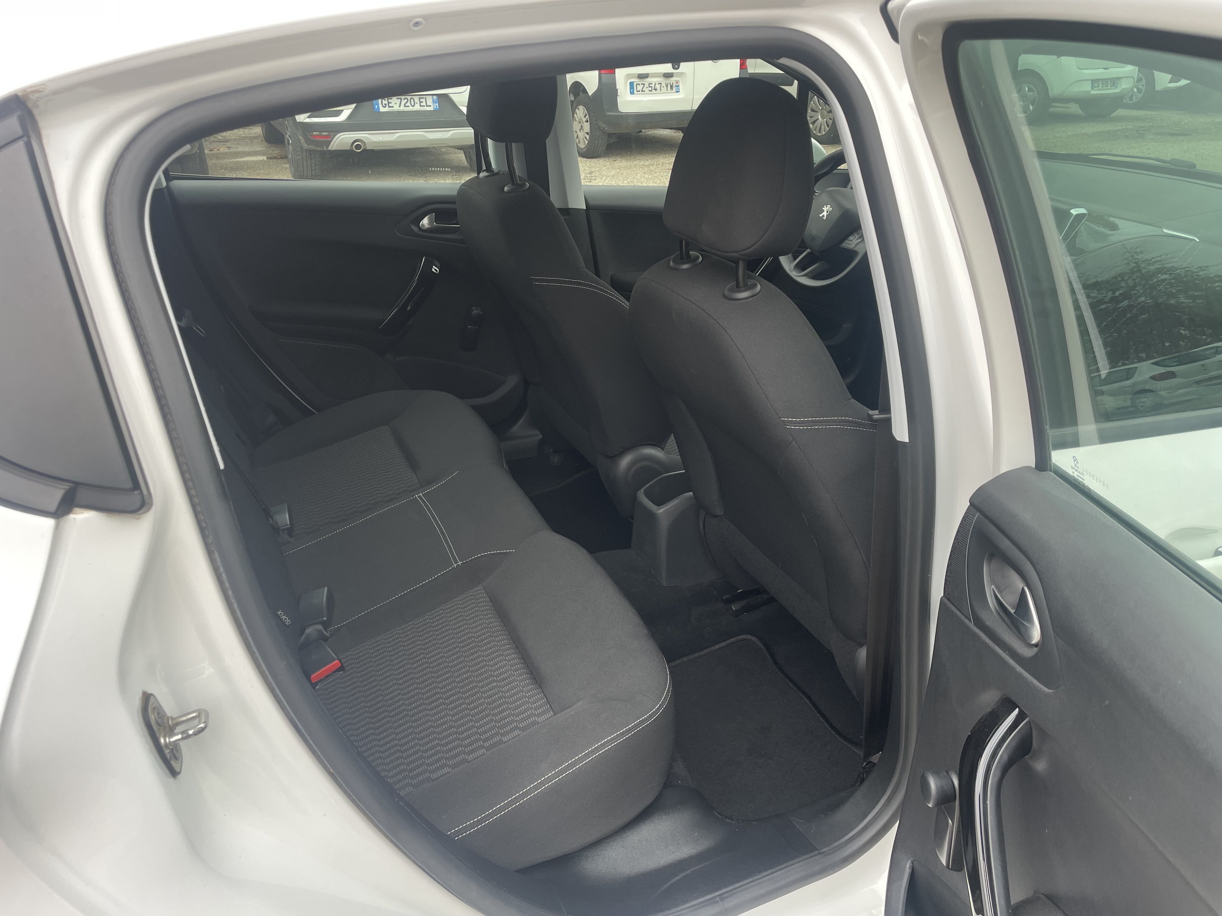 Peugeot 208 1.2 VTI 82 ALLURE 5P