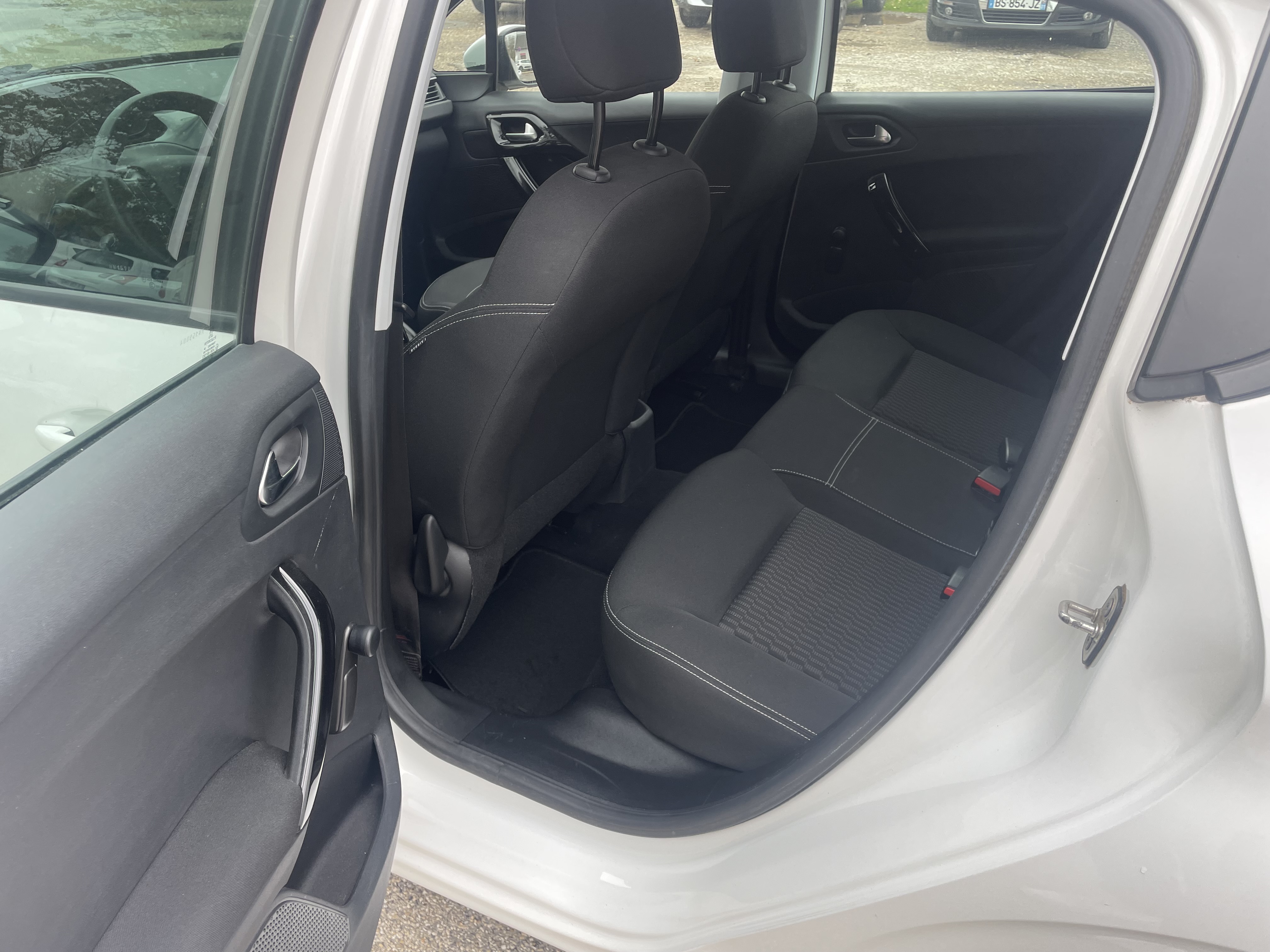 Peugeot 208 1.2 VTI 82 ALLURE 5P